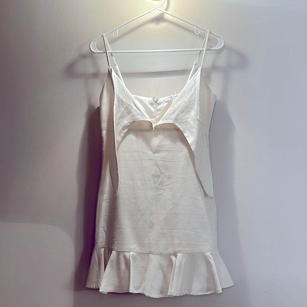 Perfect summer dress 🤍